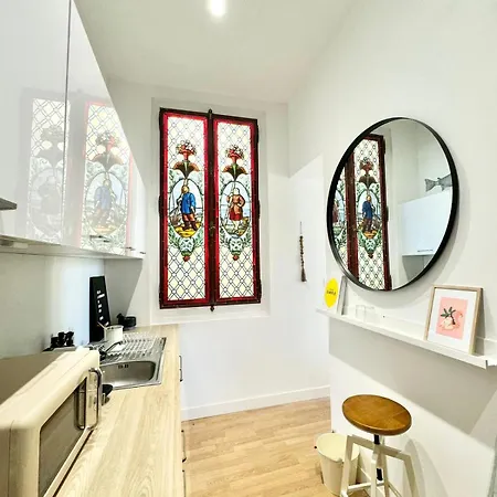 Apartment Bright And Well-decorated Cocoon *